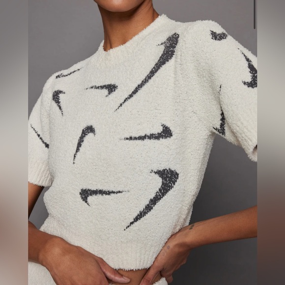 Nike Women’s Phoenix Cozy Boucle Knit Logo Size M Crop Top Orewood Shirt - Picture 2 of 8